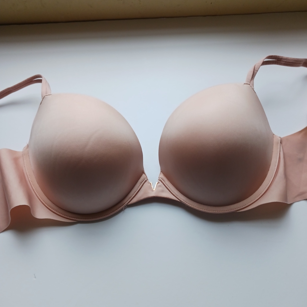 2X$30 Victoria Secret Women PushUp Bras Beige Color SZ 32 DDD.